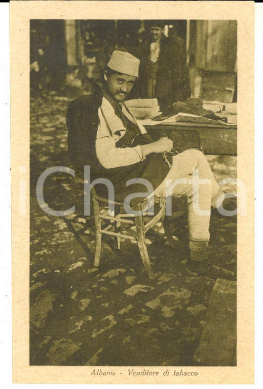 1930 ca COSTUMI ALBANIA Venditore di tabacco al mercato *Cartolina FP NV