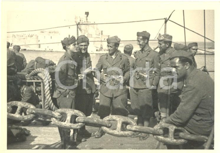 1941 WW2 Motonave VIMINALE Soldati in partenza per l'Albania Fotografia 9 x 6 cm