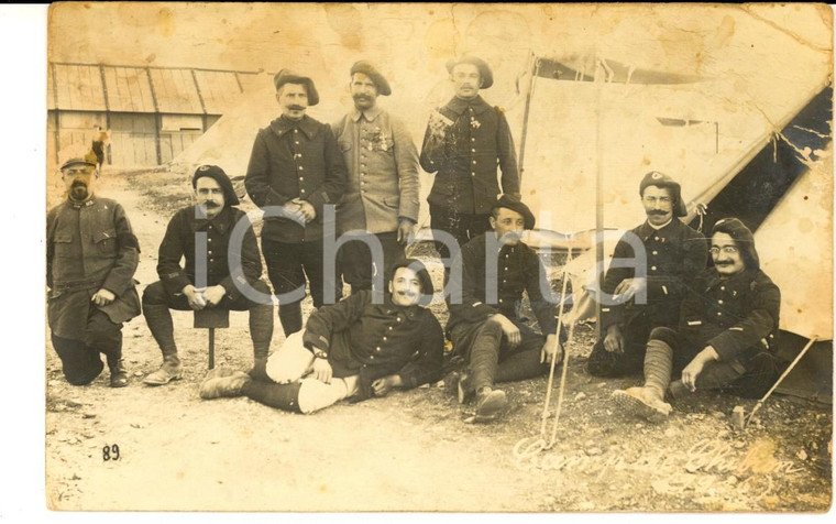 1916 WW1 CAMP DE CHIBRON (FRANCE) Un groupe de chasseurs *Photo carte postale