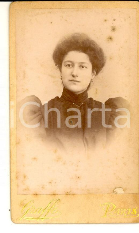 1890 ca PARIS Ritratto di donna in abito scuro *Fotografia GRAFFE CDV