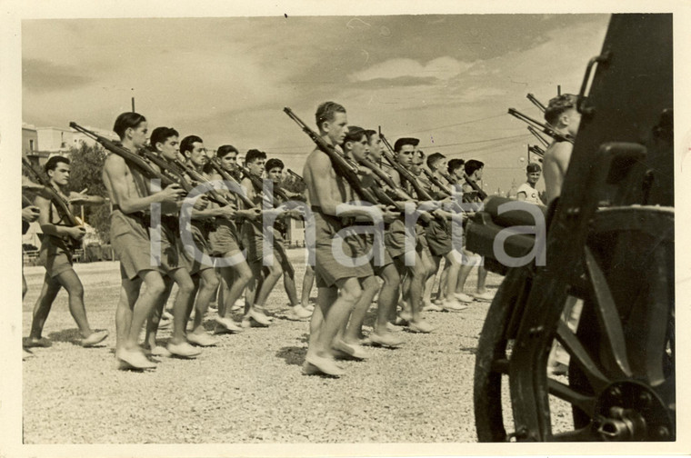 1937 ROMA Esercitazioni con fucili - Giovani Fascisti al CAMPO ROMA *Fotografia