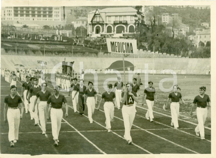 1935 GENOVA AGONALI Facoltà Medicina e Scienze sfilano a Stadio NAFTA *Foto