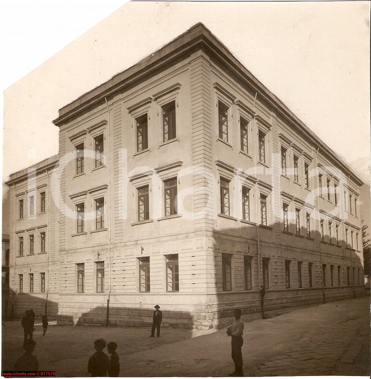 1929 SIRACUSA Il nuovo edificio delle Scuole primarie *Fotografia DANNEGGIATA