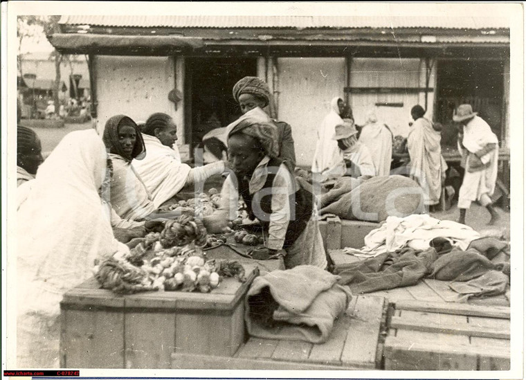 1935 ERITREA A.O.I. Venditrici di cipolle al mercato *Fotografia DANNEGGIATA