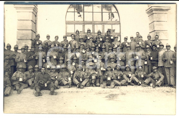 1927 CASALE MONFERRATO (AL) Soldati con le gavette Caserma CARLO ALBERTO *Foto