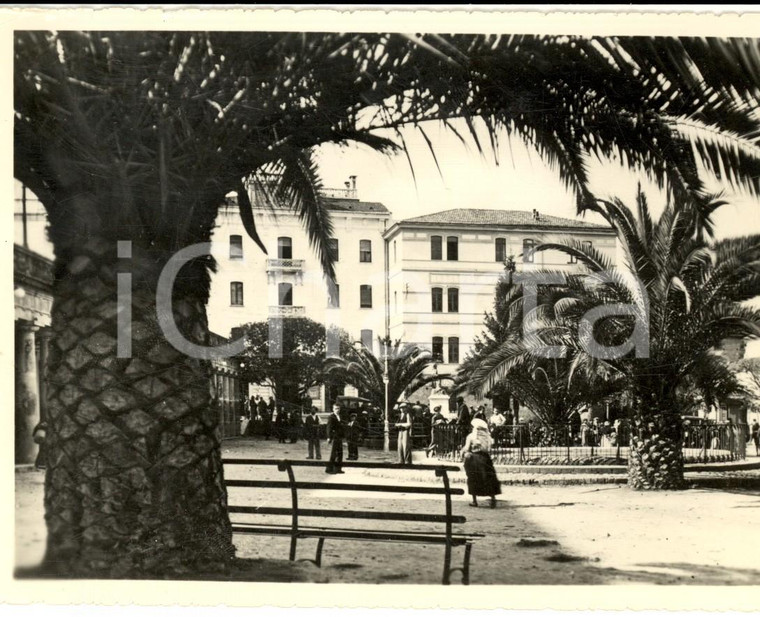 1950 ca VALLO DELLA LUCANIA (SA) Piazza Vittorio Emanuele *Cartolina ANIMATA FG