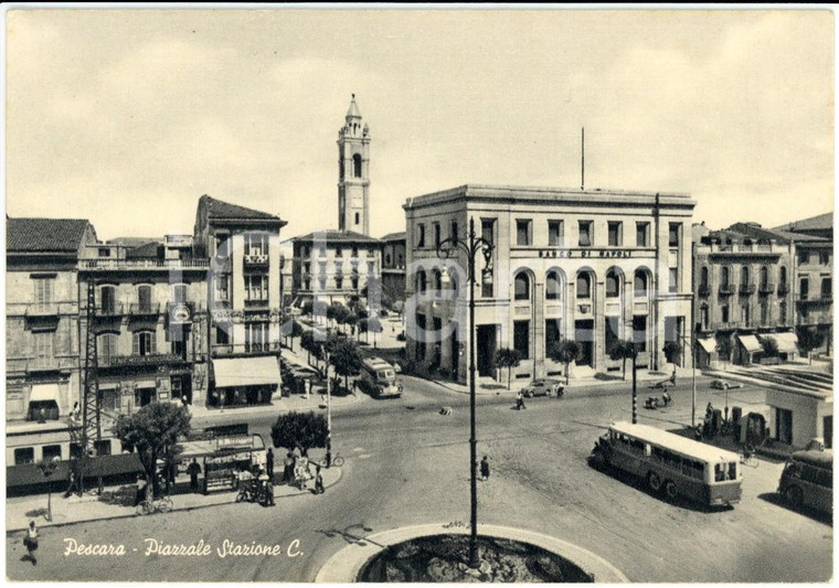 1950 ca PESCARA Piazzale STAZIONE CENTRALE con autocorriera *Cartolina FG NV
