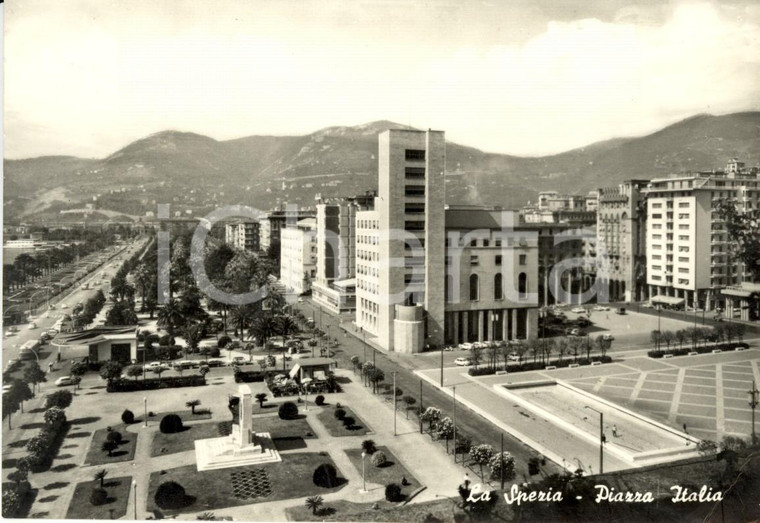 1964 LA SPEZIA Veduta panoramica di Piazza ITALIA *Cartolina ANIMATA FG VG