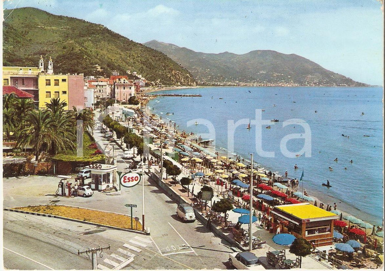 1961 LAIGUEGLIA (SV) Distributore ESSO e spiaggia di ponente *Cartolina FG VG