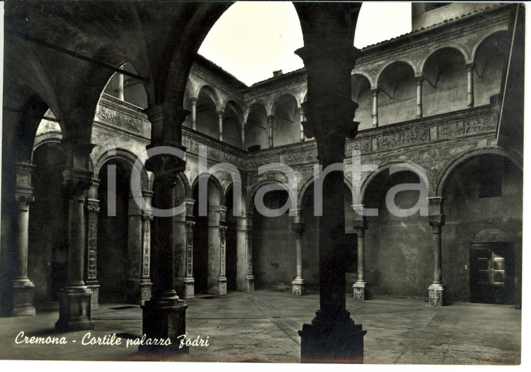 1963 CREMONA Cortile palazzo FODRI  *Cartolina postale FG VG