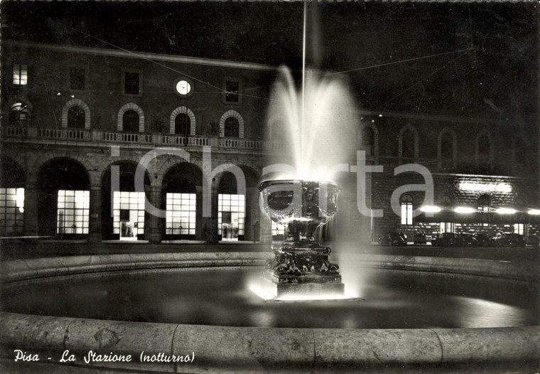 1966 PISA Veduta notturna della stazione con fontana *Cartolina postale FG VG