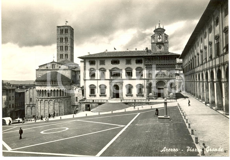 1955 ca AREZZO (FI) Piazza GRANDE Pieve S.MARIA Tribunale Laici *Cartolina FG NV