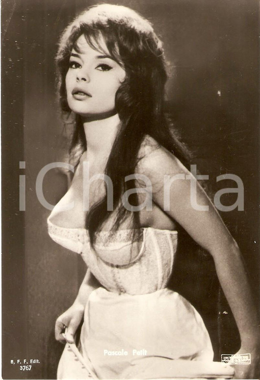 1959 JULIE LA ROUSSE Pascale PETIT indossa corsetto nel film *Cartolina FG NV