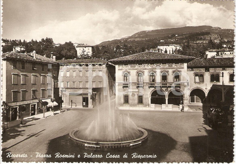 1950 ROVERETO (TN) Piazza Rosmini e Palazzo Cassa di Risparmio *Cartolina FG NV