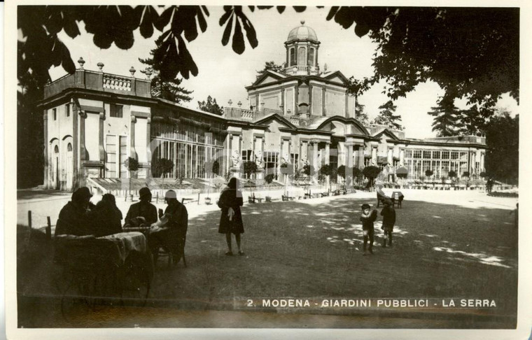 1941 MODENA Donne e bambini alla serra ai Giardini Pubblici *Cartolina FP NV