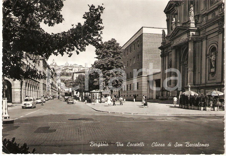 1959 BERGAMO Chiesa SAN BARTOLOMEO con Via Locatelli ANIMATA *Cartolina FG VG