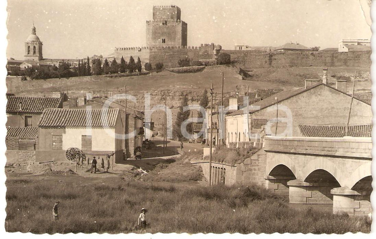 1959 CIUDAD RODRIGO (Espana) Castillo desde ARRABAL del Puente *Cartolina FP VG