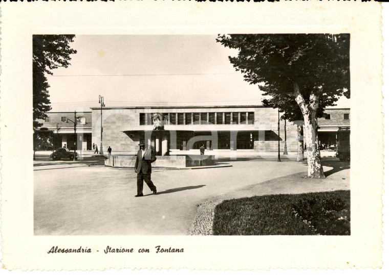 1950 ca ALESSANDRIA Stazione con fontana *Cartolina postale FG NV