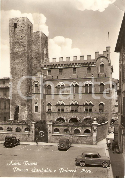 1955 ca ASCOLI PICENO Piazza Garibaldi e Palazzo MERLI Animata *Cartolina FG NV