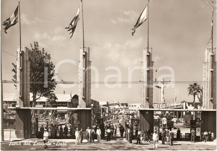 1952 BARI Scorcio panoramico FIERA DEL LEVANTE Animata *Cartolina FG VG