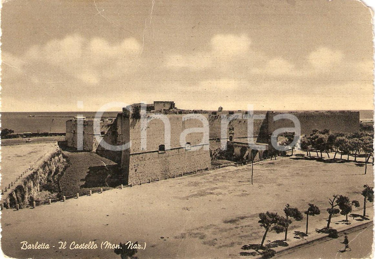 1955 BARLETTA (BA) Scorcio panoramico con il castello *Cartolina FG VG