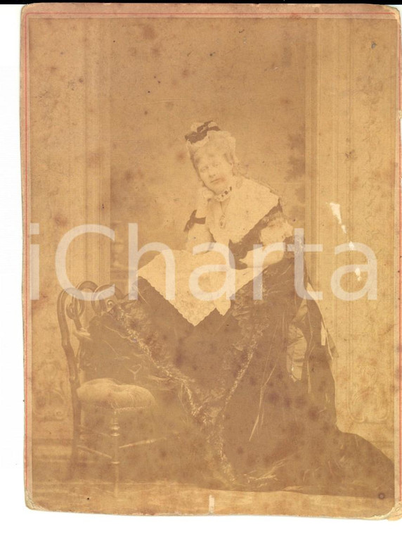1870 ca MILANO Nobildonna con abito scuro *Foto MONTABONE DANNEGGIATA