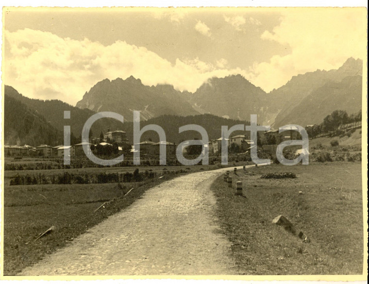 1927 AREA DI BELLUNO Veduta artistica con le Dolomiti *Foto 23x18 cm