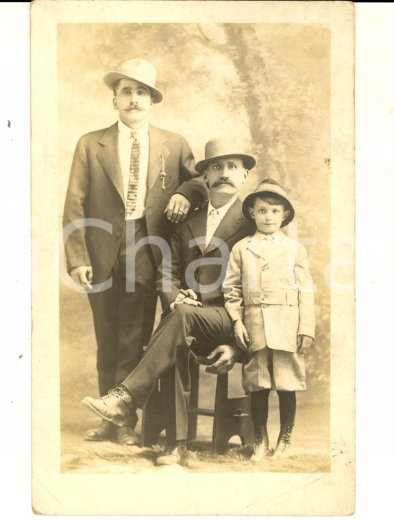 1920 AREA LOMBARDA Ritratto di fratelli con piccolo esploratore *Foto cartolina