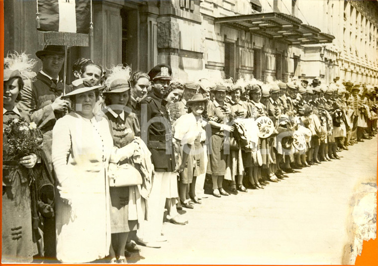 1939 MILANO Dopolavoristi UNGHERESI alla Stazione Centrale *Foto DANNEGGIATA