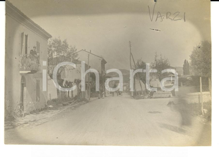 1910 VARZI (PV) Suonatore del 43° FANTERIA al balcone *Foto