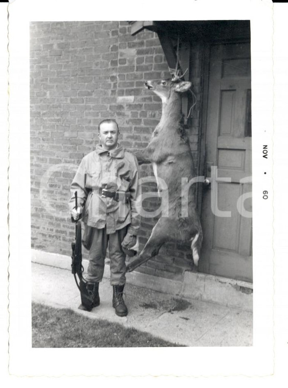 1960 HARRISVILLE (Michigan) Augustin CELLICH cacciatore con cervo ucciso *Foto