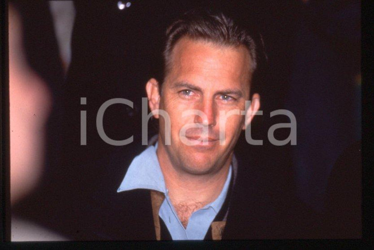 Kevin COSTNER - MILANO 1993 - Ritratto *35 mm vintage slide (10)