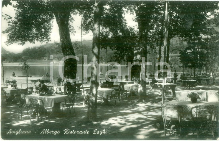 1952 AVIGLIANA (TO) Turisti all'Albergo Ristorante LAGHI *Cartolina FP NV