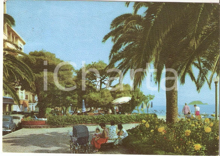 1959 ALASSIO (SV) Mamma con passeggino ai giardinetti *Cartolina FG VG