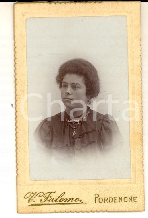1900 ca PORDENONE Ritratto di donna con la collana *Foto Vincenzo FALOMO CDV 