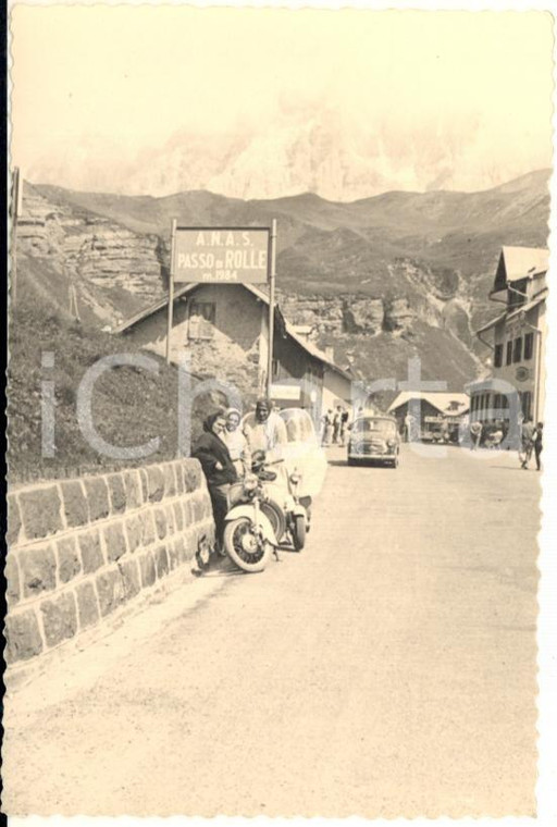 1960 ca PASSO ROLLE (TN) Giovani turisti con i loro scooter *Foto VINTAGE 6x10