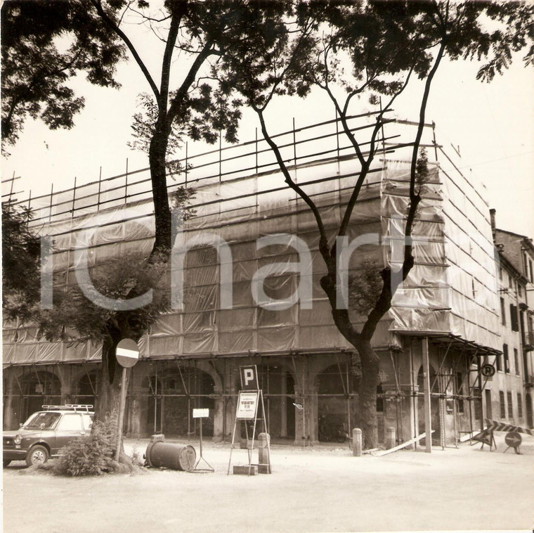 1977 PADOVA Restauro di un palazzo in centro *Foto 18x18 cm