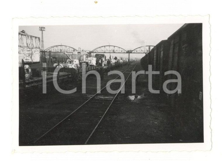 1940 ca WW2 GERMANY Stazione ferroviaria con treni merci - Fotografia 9x6 cm