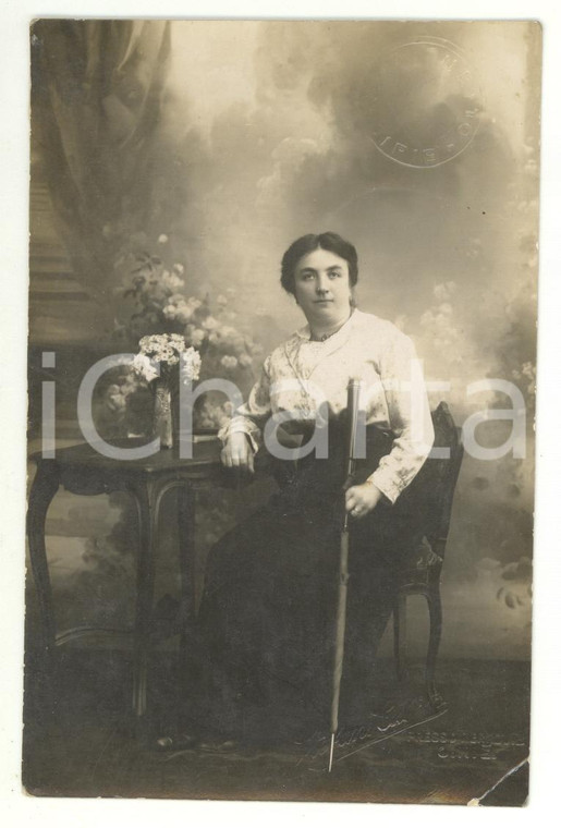 1910 ca CIRIE' (TO) Ritratto di donna con bastone *Foto cartolina Stefano CUBITO