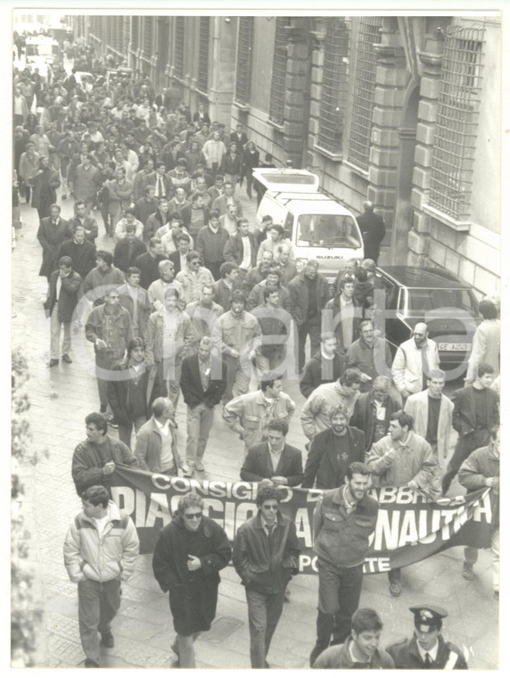 1993 GENOVA Via Garibaldi - Manifestazione operai PIAGGIO *Foto VINTAGE 18x24 cm