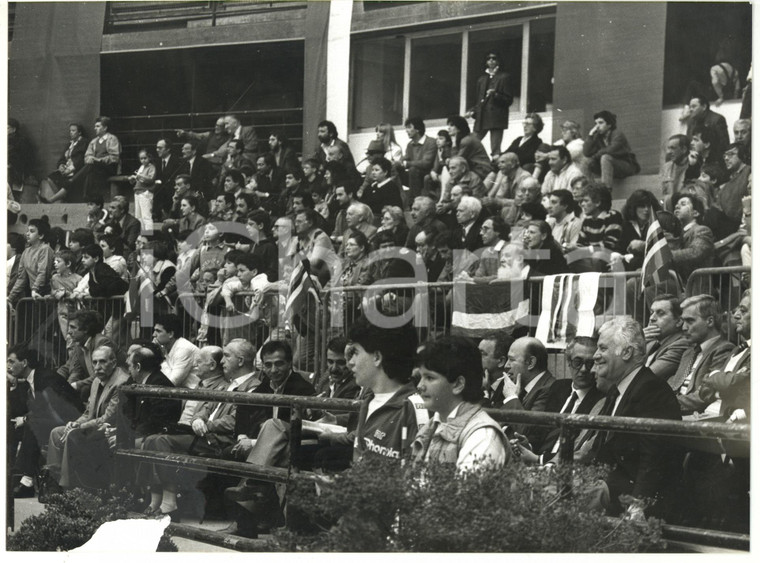 1987 GENOVA Manifestazione sportiva - Folla tra gli spalti *Foto VINTAGE 24x18