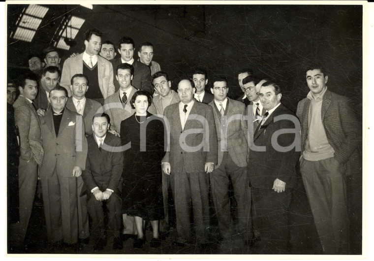 1955 ca MILANO Ritratto di una squadra sportiva in partenza *Foto 18x13 cm