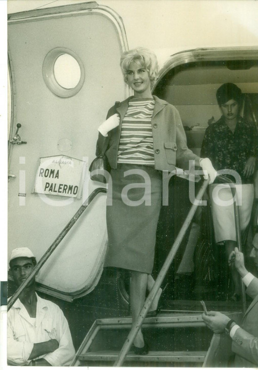 1959 PALERMO MISS EUROPA Arrivo in aeroporto di Miss BELGIO Diane HIDALGO *Foto