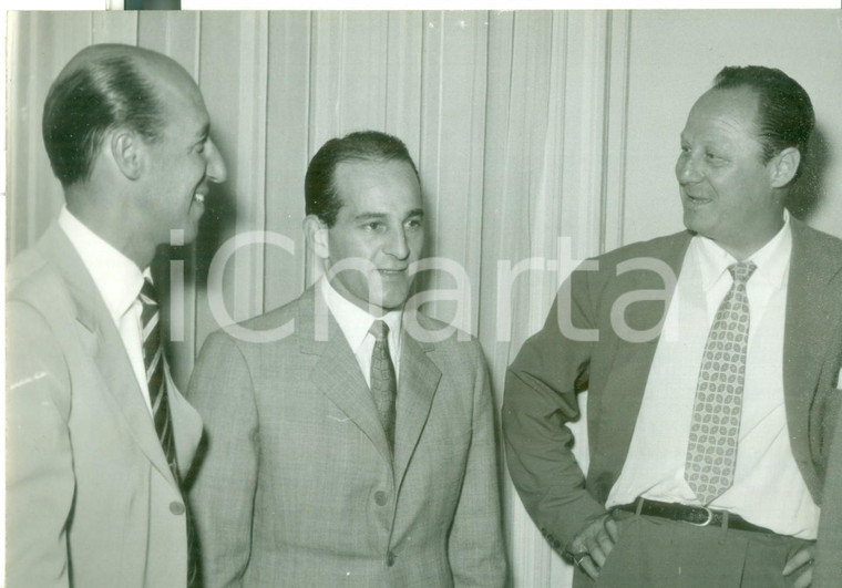 1956 MILANO Calcio - Ernesto CUCCHIARONI con Giuseppe VIANI alla sede del MILAN 
