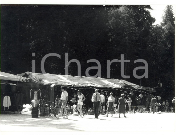 1982 STRADA DEL TONALE E DELLA MENDOLA Shopping tra le bancarelle *Foto 18x13 cm