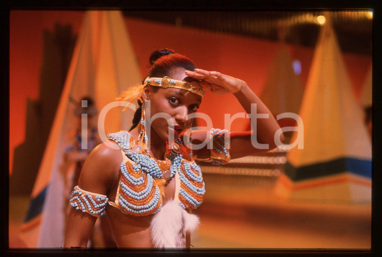 35mm vintage slide* 1985 RAI2 IL TASTOMATTO Amii STEWART durante un balletto 27