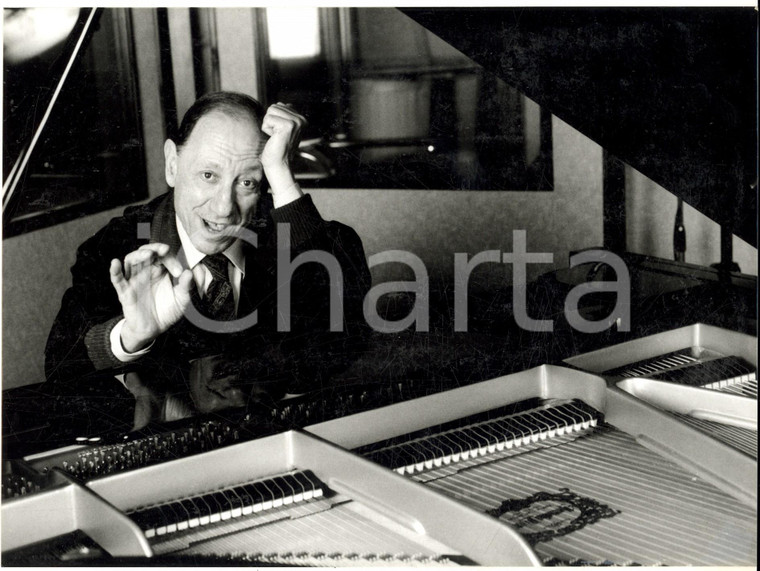 1975 ca ITALIA - MUSICA Renato CAROSONE al pianoforte - Foto 24x18 (1)