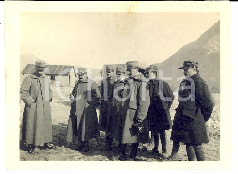 1917 WW1 ZONA DI GUERRA Ufficiali studiano la strategia sul terreno - Foto 12x9