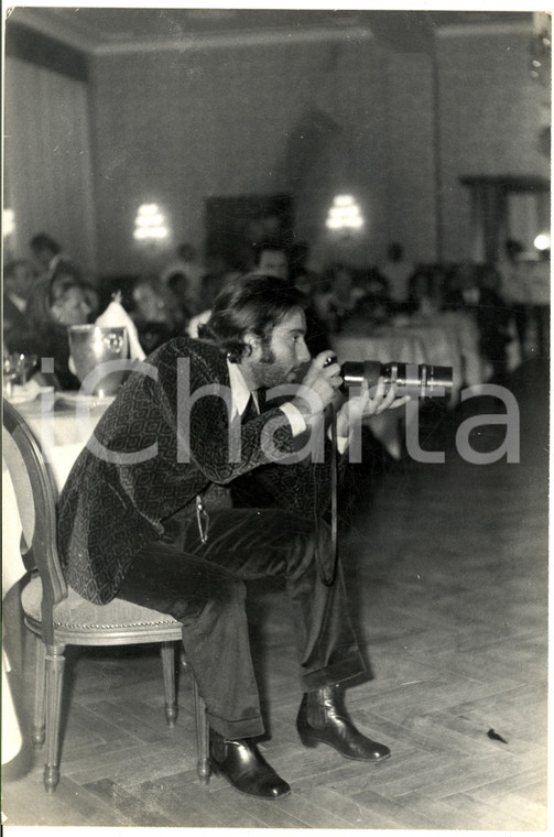 1970 ca ITALIA Augusto MARTELLI in veste di fotoreporter (2) - Foto 20x30 cm