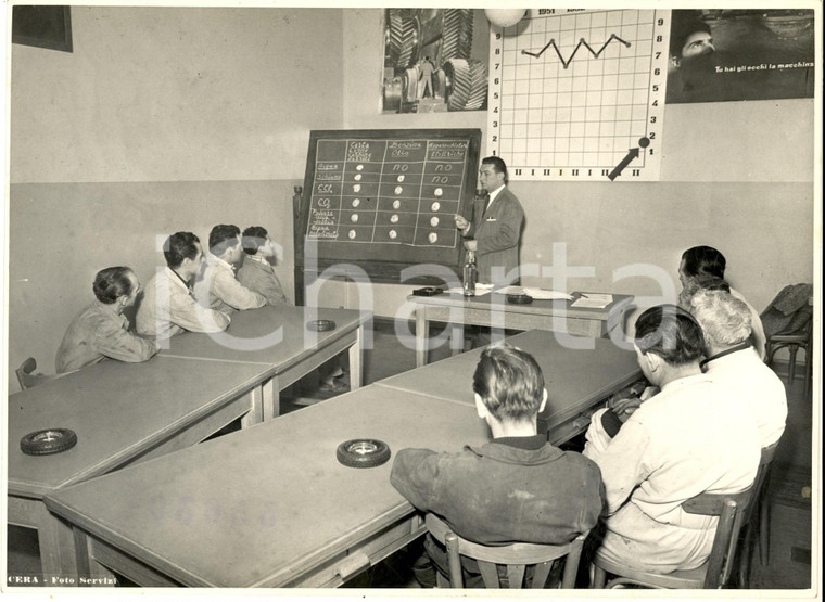 1960 ca MILANO Istituto Tecnico - Una lezione di chimica - Fotografia 24x18